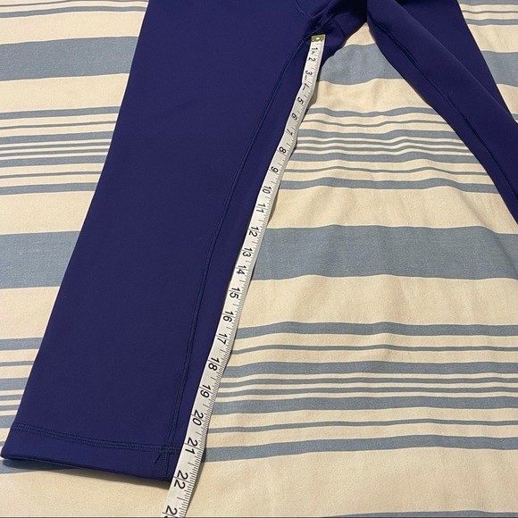 Lululemon Wunder Under Crop Reversible Blue size 6 - Picture 11 of 11